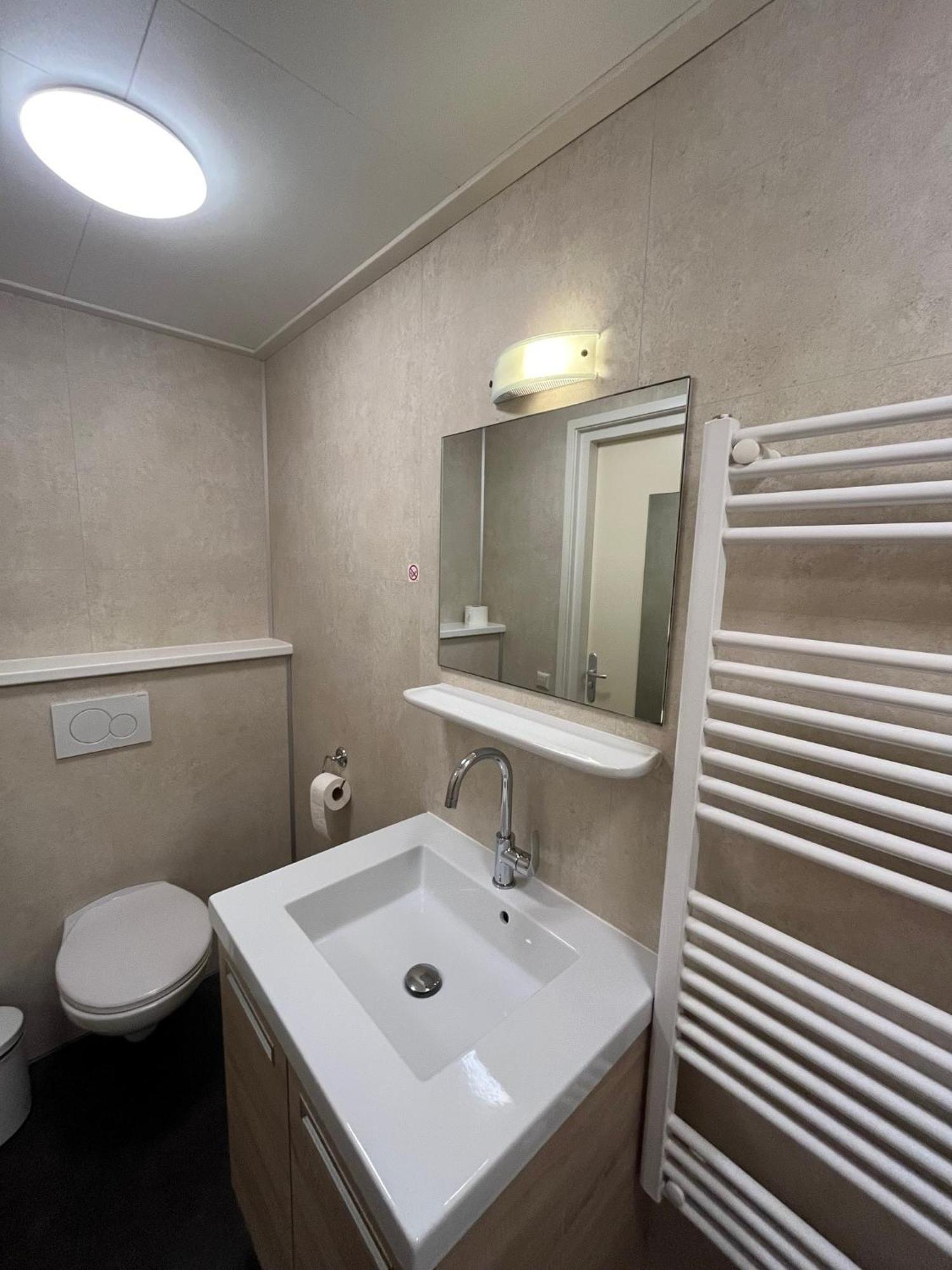 Visserslust - Woonboten & Appartementen Vinkeveen Exteriör bild